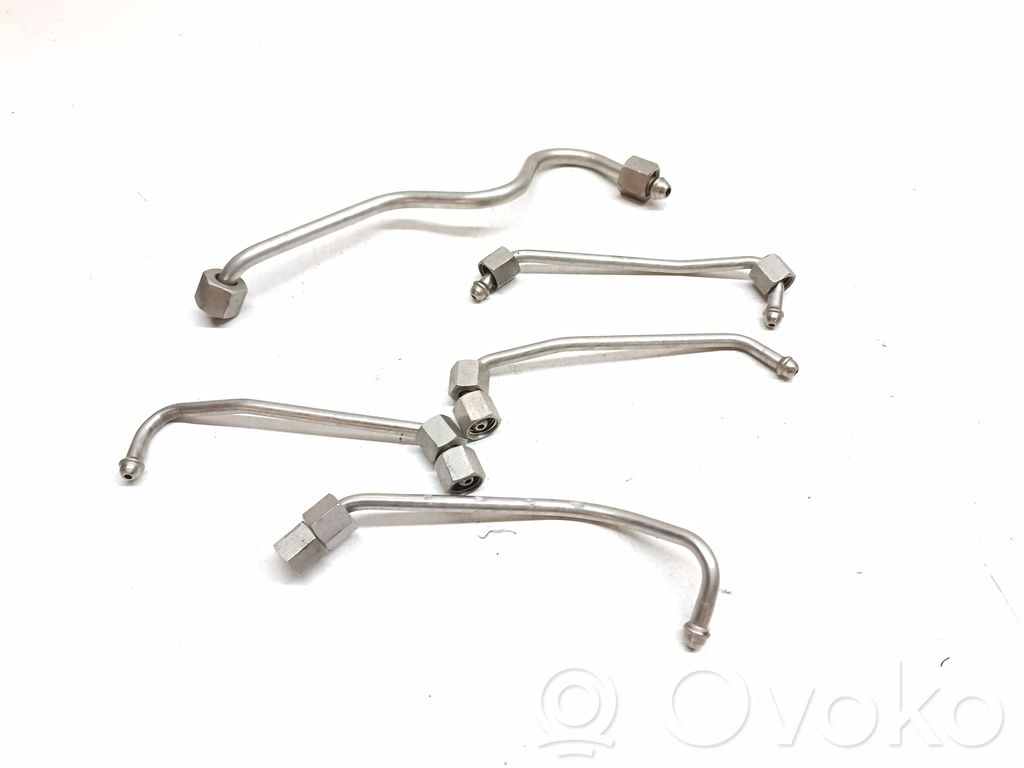 Fuel injector supply line/pipe