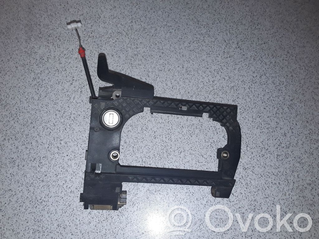 BMW 5 E39 Front door exterior handle/bracket 
