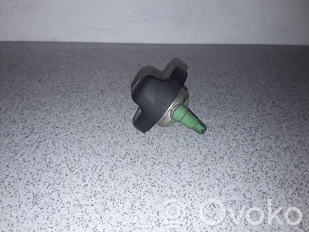 BMW 5 E60 E61 Polttoainesäiliön täyttöaukon korkki 
