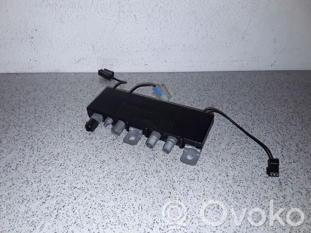BMW 5 E39 Antenos stiprintuvas 