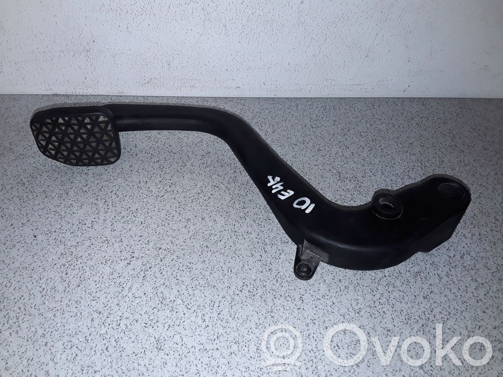 BMW 3 E46 Clutch pedal 