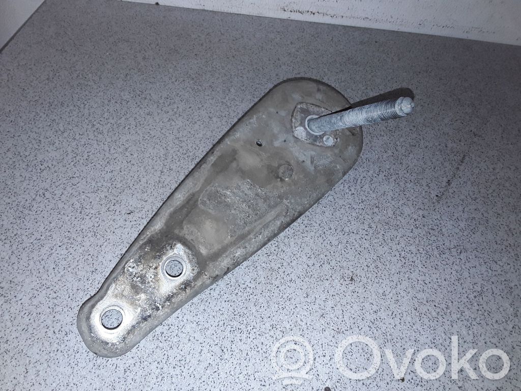 BMW 5 E60 E61 Cits aizmugures šasijas elements 