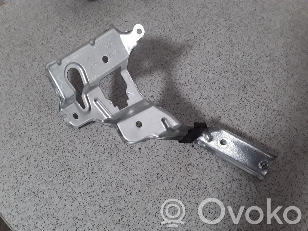 BMW 5 E60 E61 Aizmugurē turētājs / kronšteins ārējam atvēršanas rokturim 