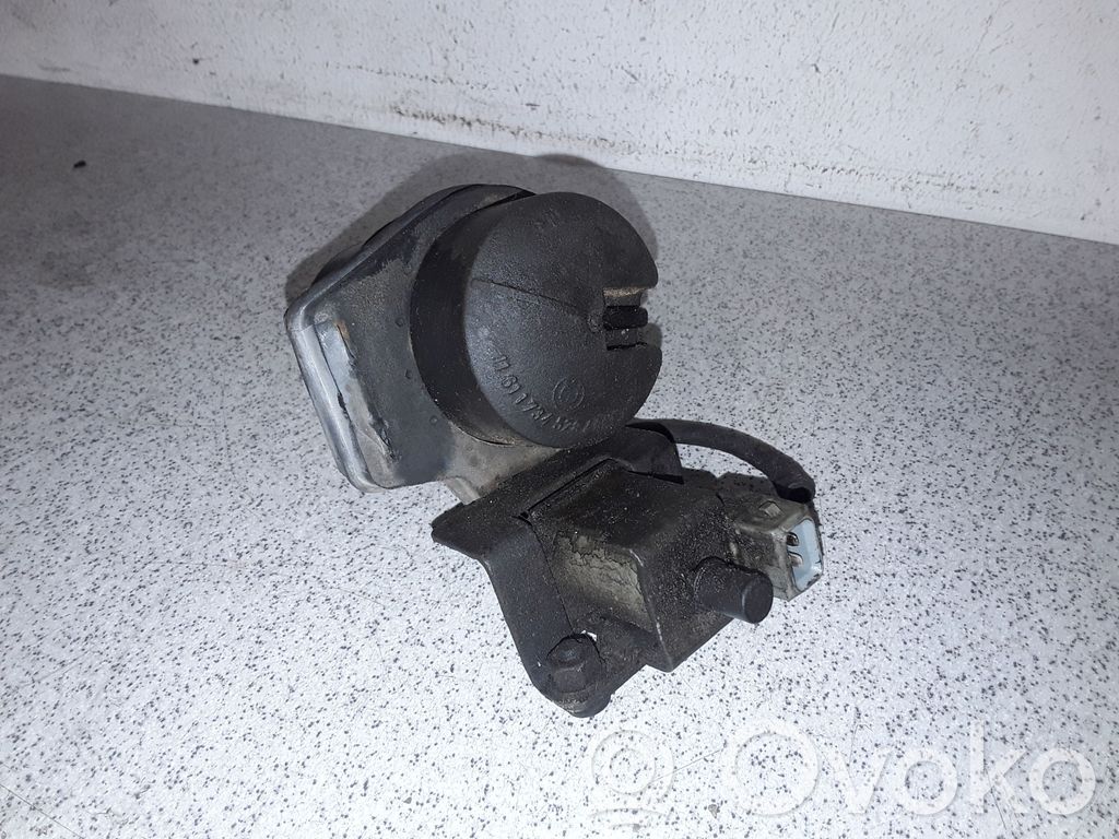 BMW 3 E36 Tyhjiöventtiili 
