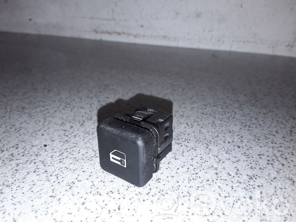 BMW 5 E39 Central locking switch button 