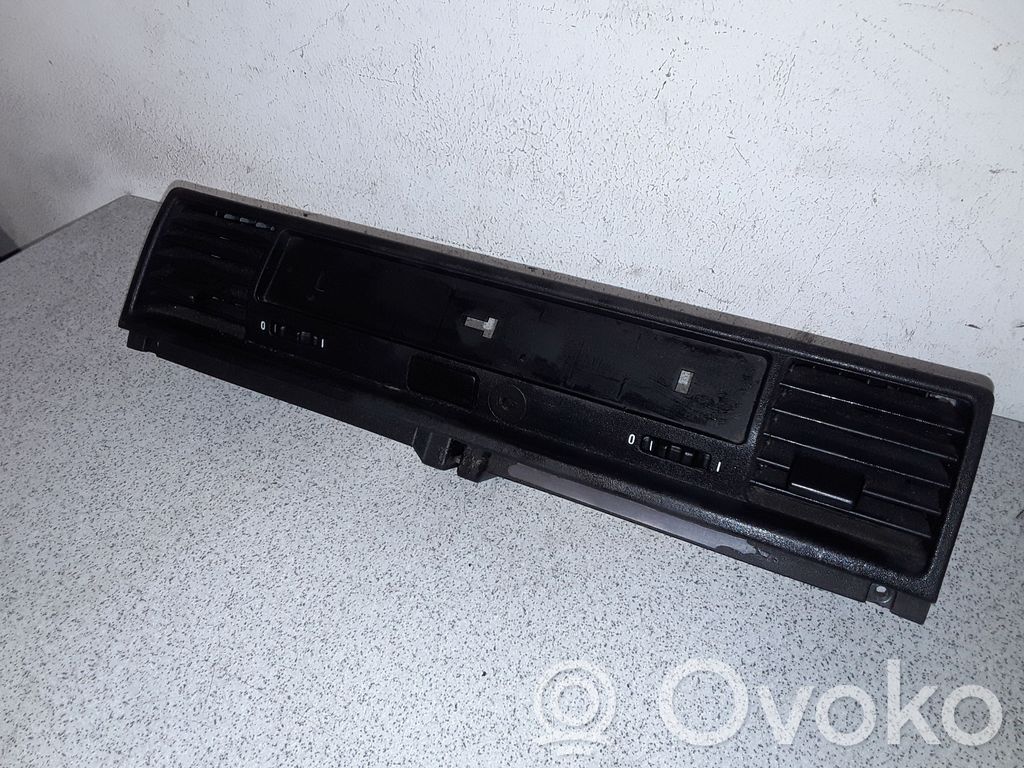 BMW 3 E36 Daiktadėžės (bordačioko) spyna 