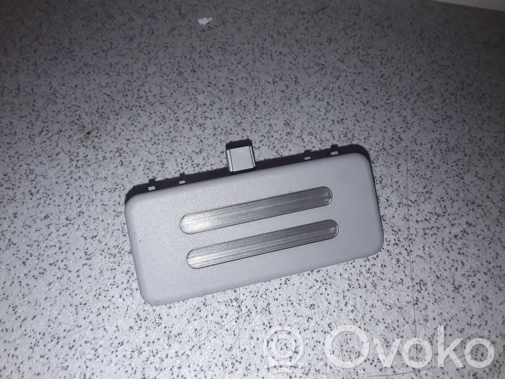 BMW 5 E60 E61 Etuistuimen valo 