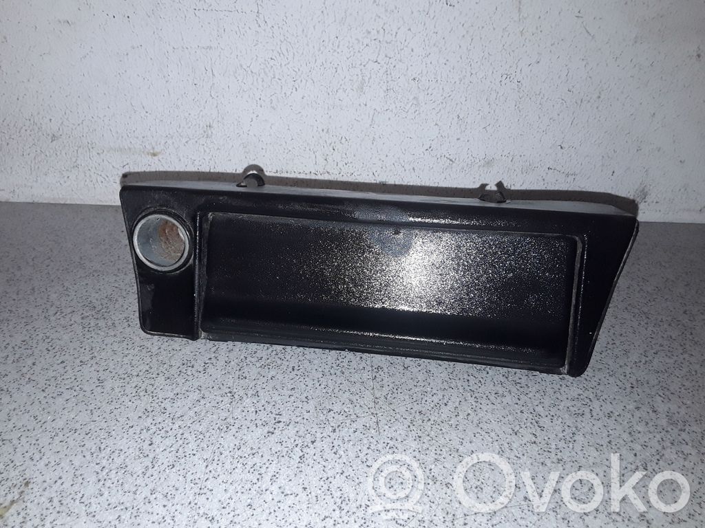 BMW 3 E30 Pelnutrauks 