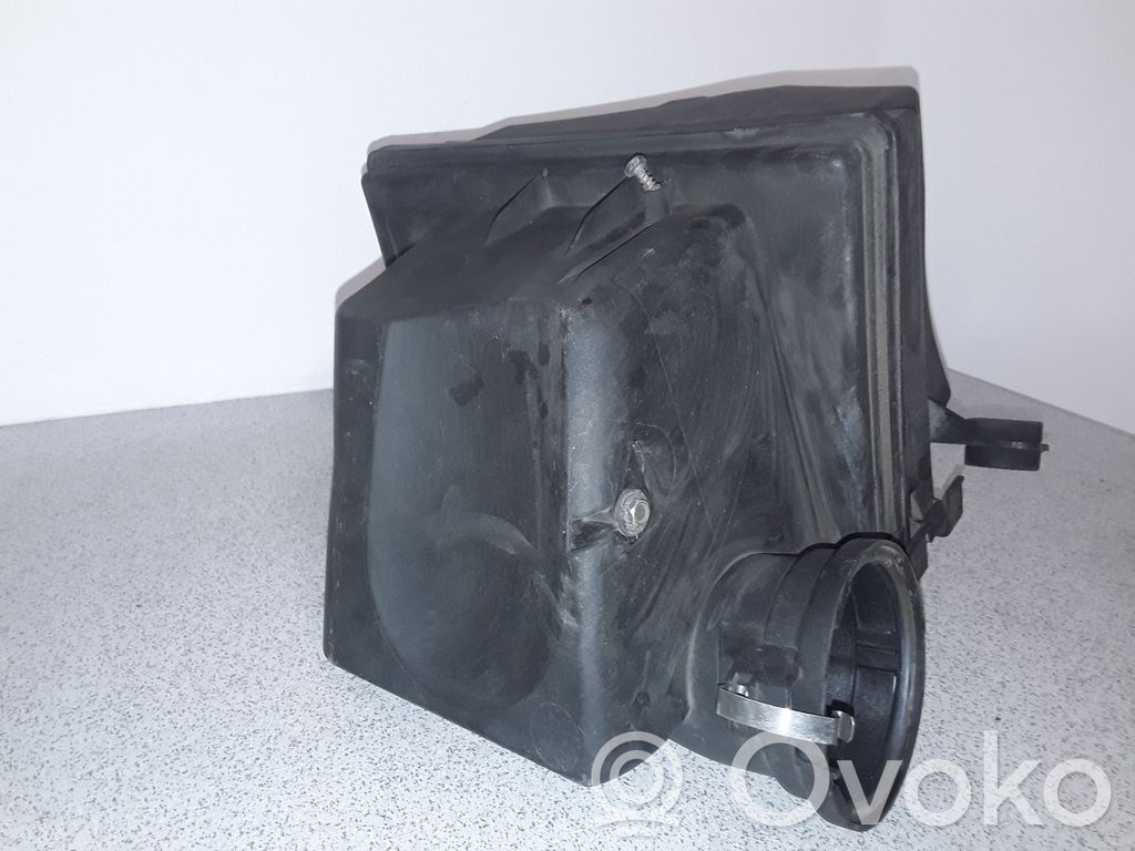 BMW 5 E39 Air filter box 