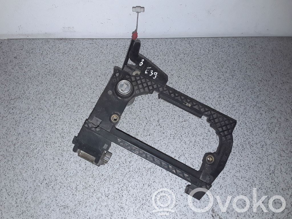 BMW 5 E39 Front door exterior handle/bracket 