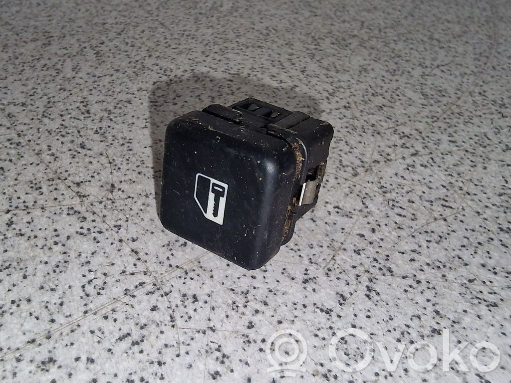 BMW 5 E39 Central locking switch button 