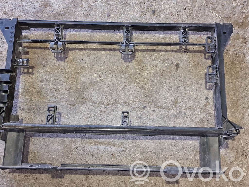 BMW 5 E39 Radiatoru panelis 