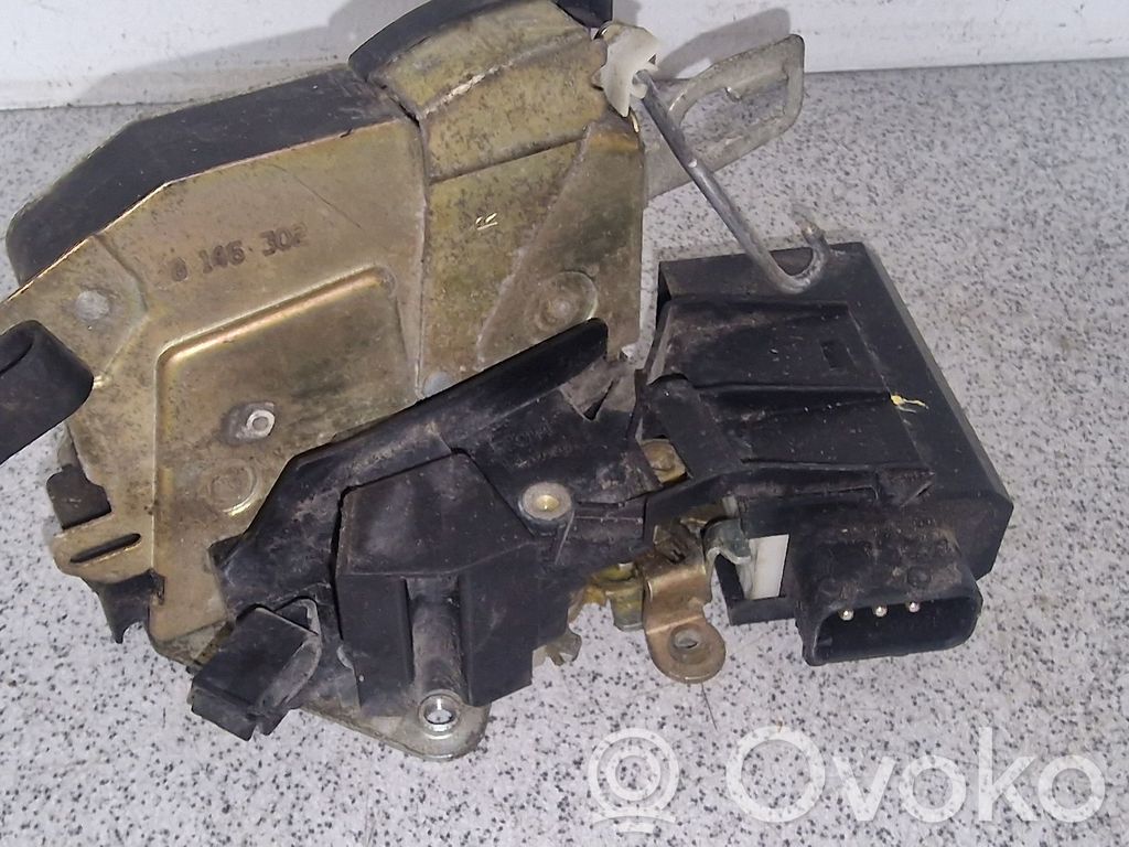 BMW 3 E36 Front door lock 