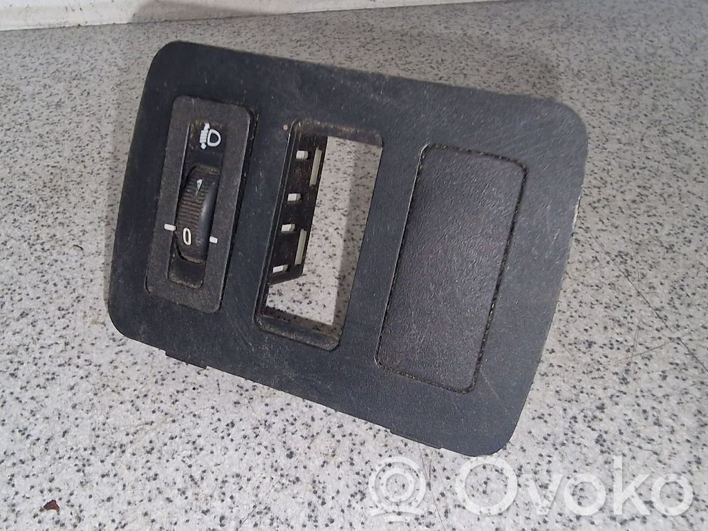 Headlight level height control switch   8146033