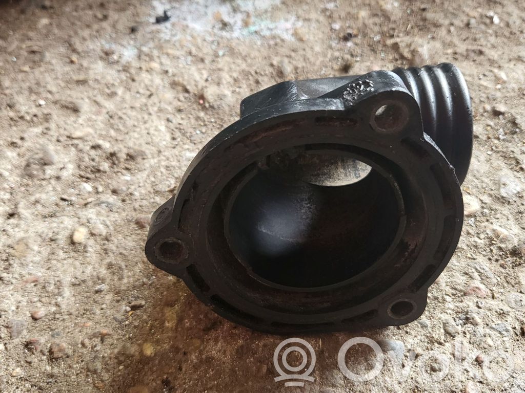 BMW 5 E34 Manguera/tubo del líquido refrigerante 