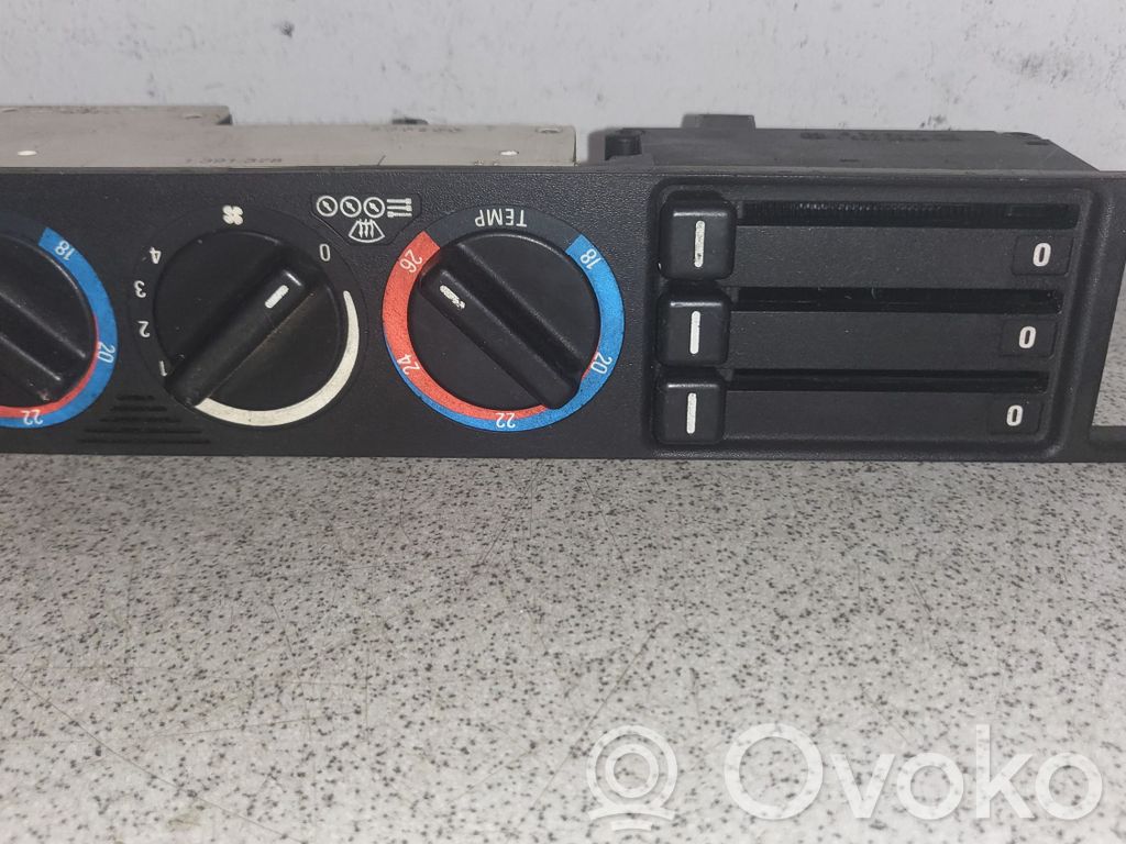 BMW 5 E34 Climate control unit 