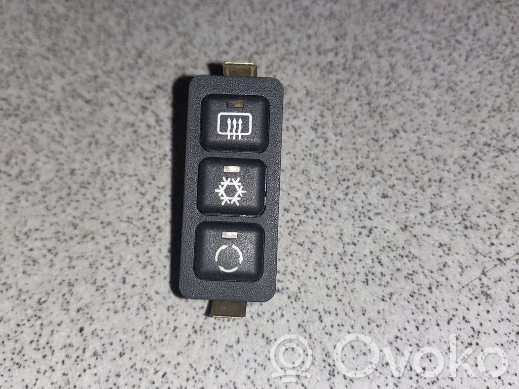 BMW 5 E34 Ilmastointilaitteen kytkin (A/C) 