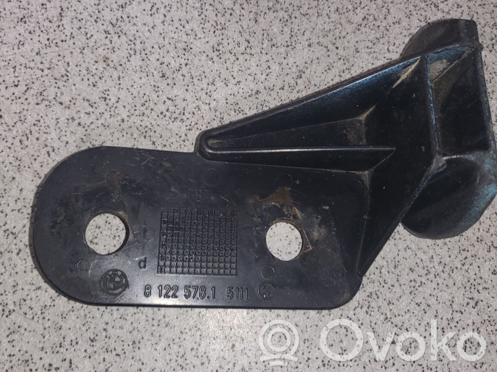 BMW 3 E36 Etupuskurin kannake 