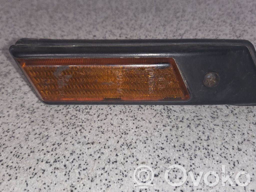 BMW 3 E36 Front fender indicator light 