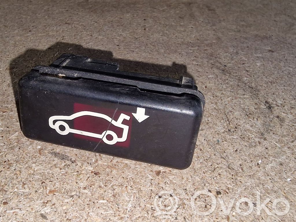 Tailgate opening switch   8375580