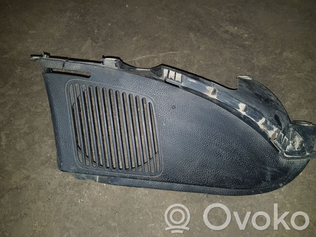 BMW 3 E36 Tavarahyllyn kaiuttimen ritilä 