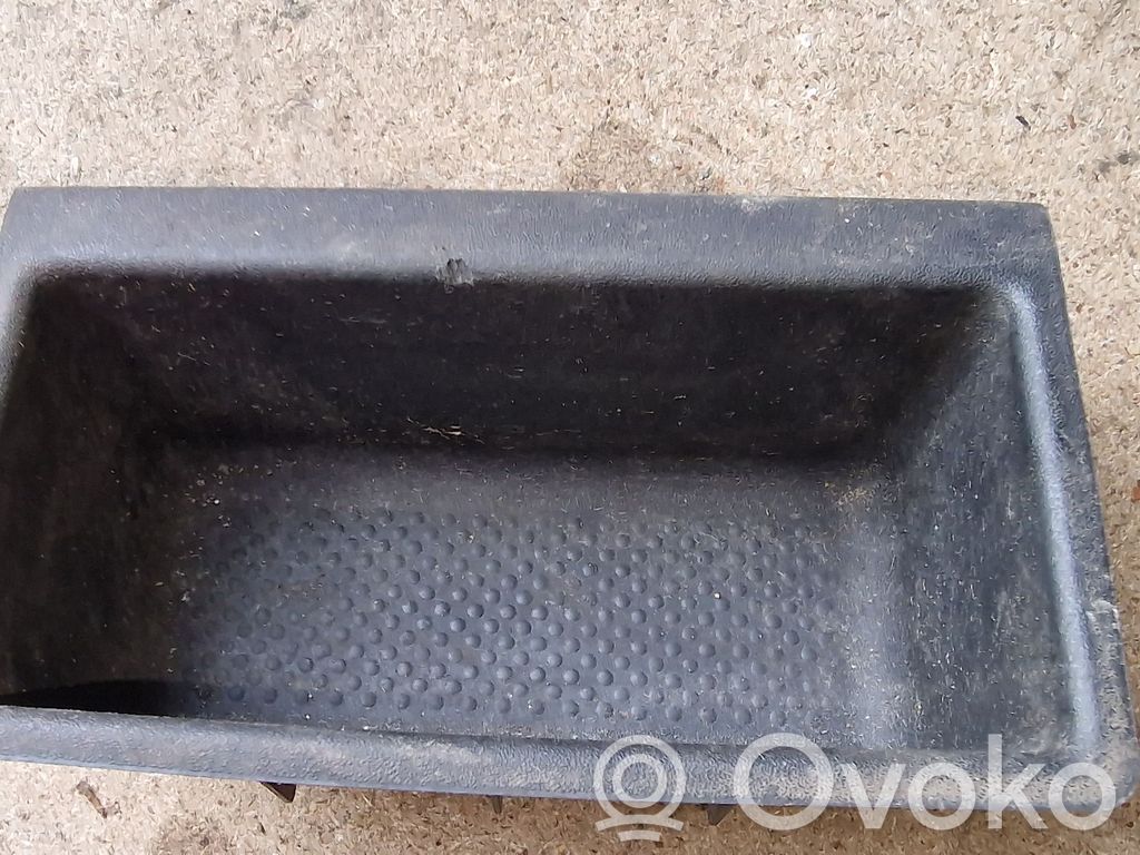 BMW 3 E36 Daiktadėžė centrinės konsolės 