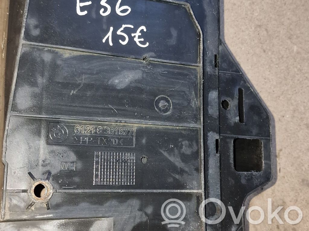 BMW 3 E36 Akumulatora kaste 