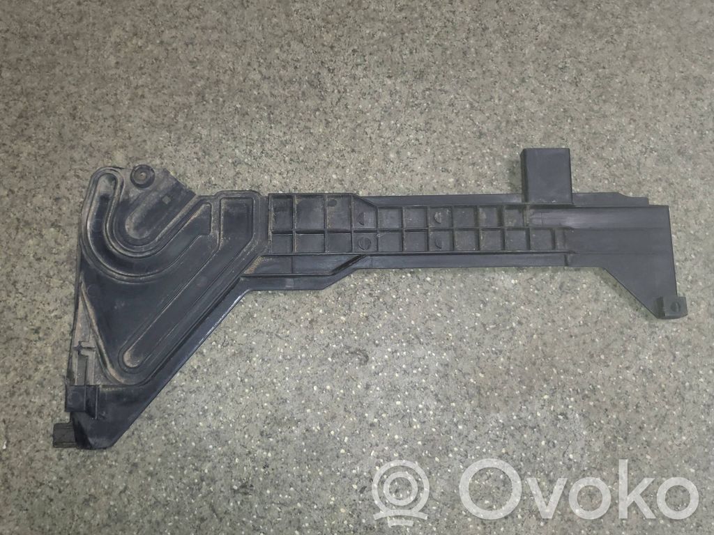 Radiator mount bracket   2248408