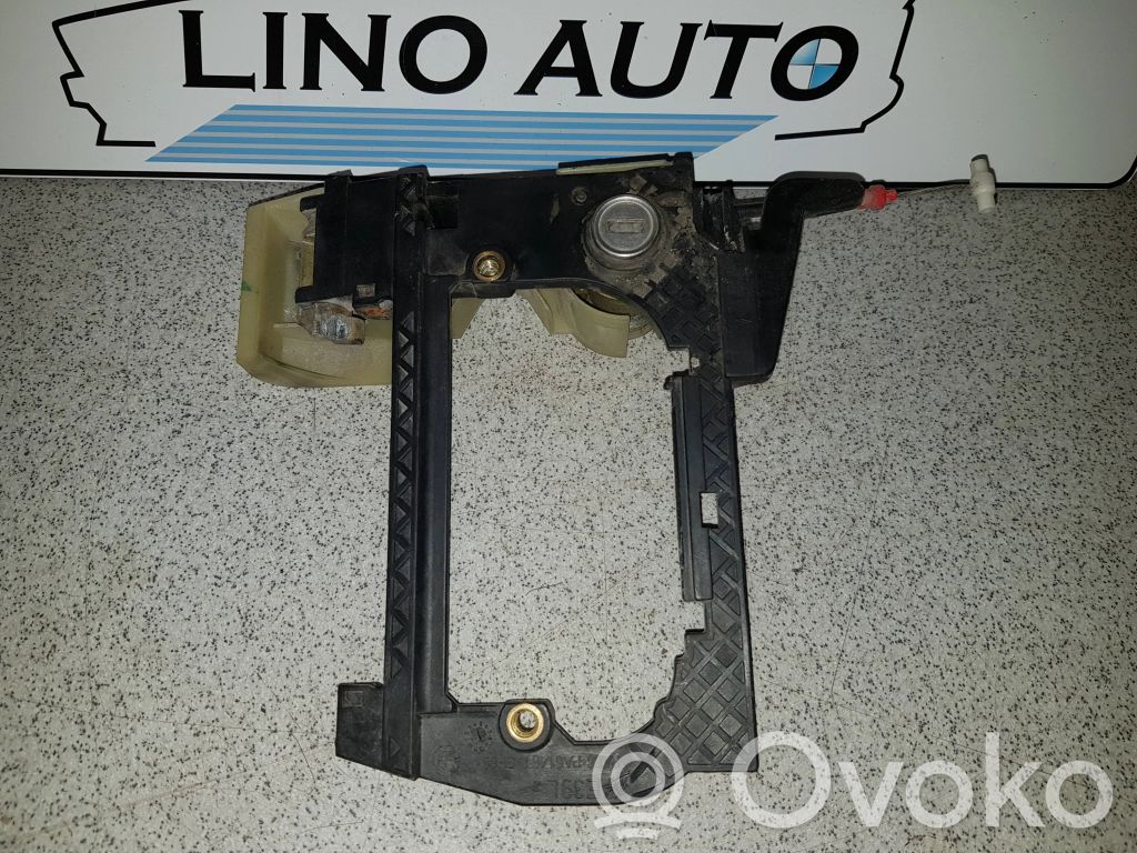 BMW 5 E39 Front door exterior handle/bracket 