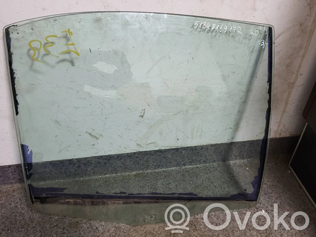 BMW 5 E39 aizmugurējo durvju stikls 