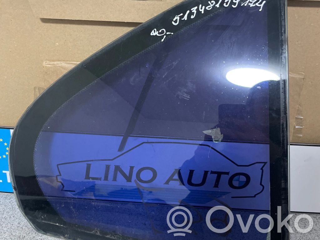 BMW 5 E39 Rear vent window glass 