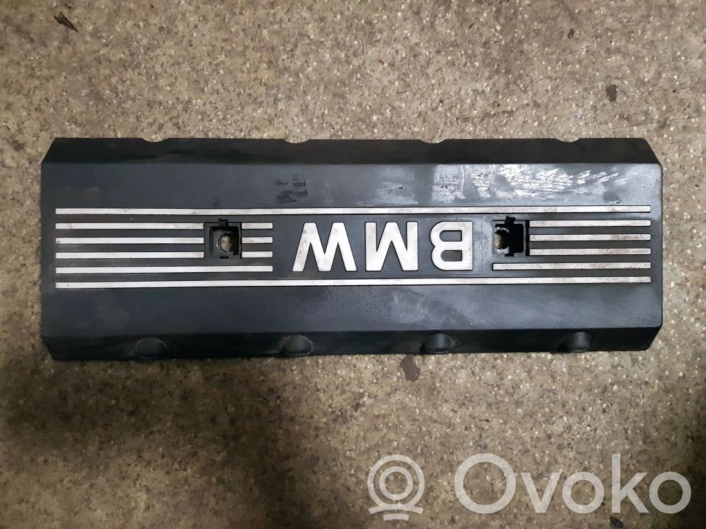 BMW 7 E38 Couvercle cache moteur 