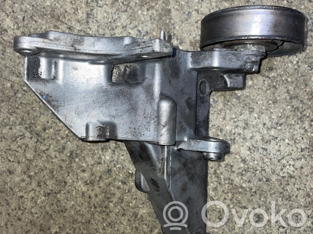 BMW 5 E39 Engine mounting bracket 