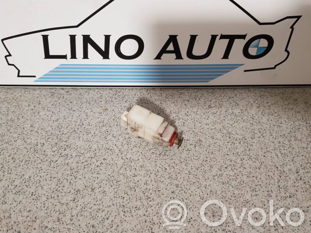 Clutch pedal sensor   8360421