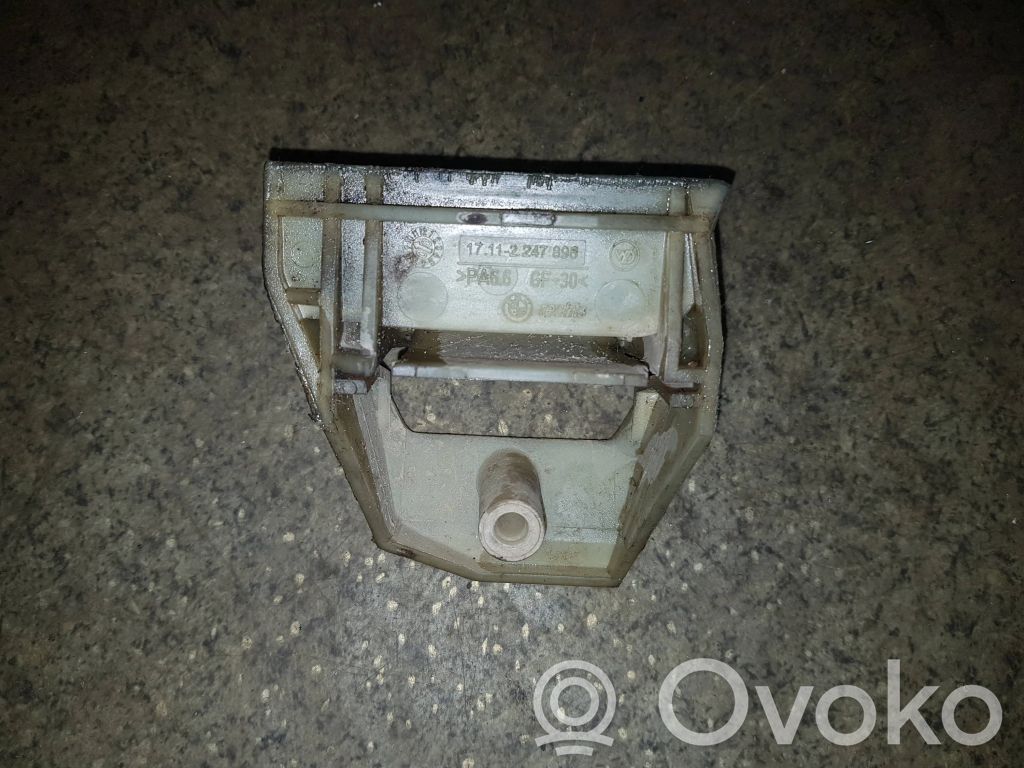 BMW 5 E39 Fixation de radiateur 