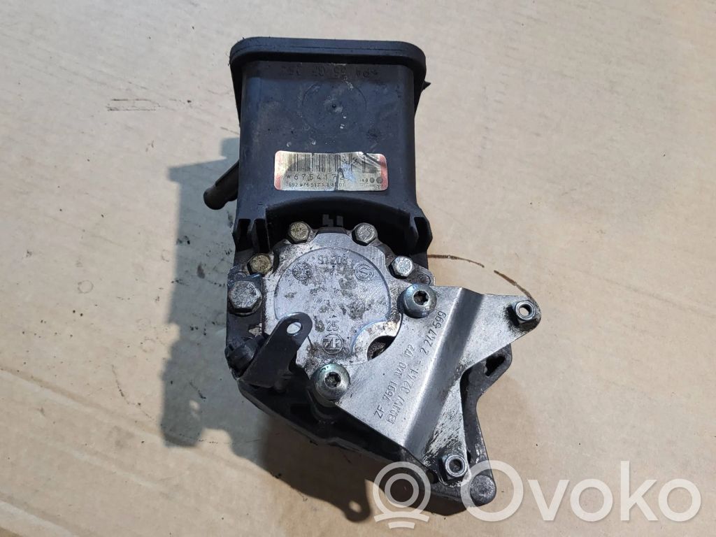 BMW 5 E39 Power steering pump 