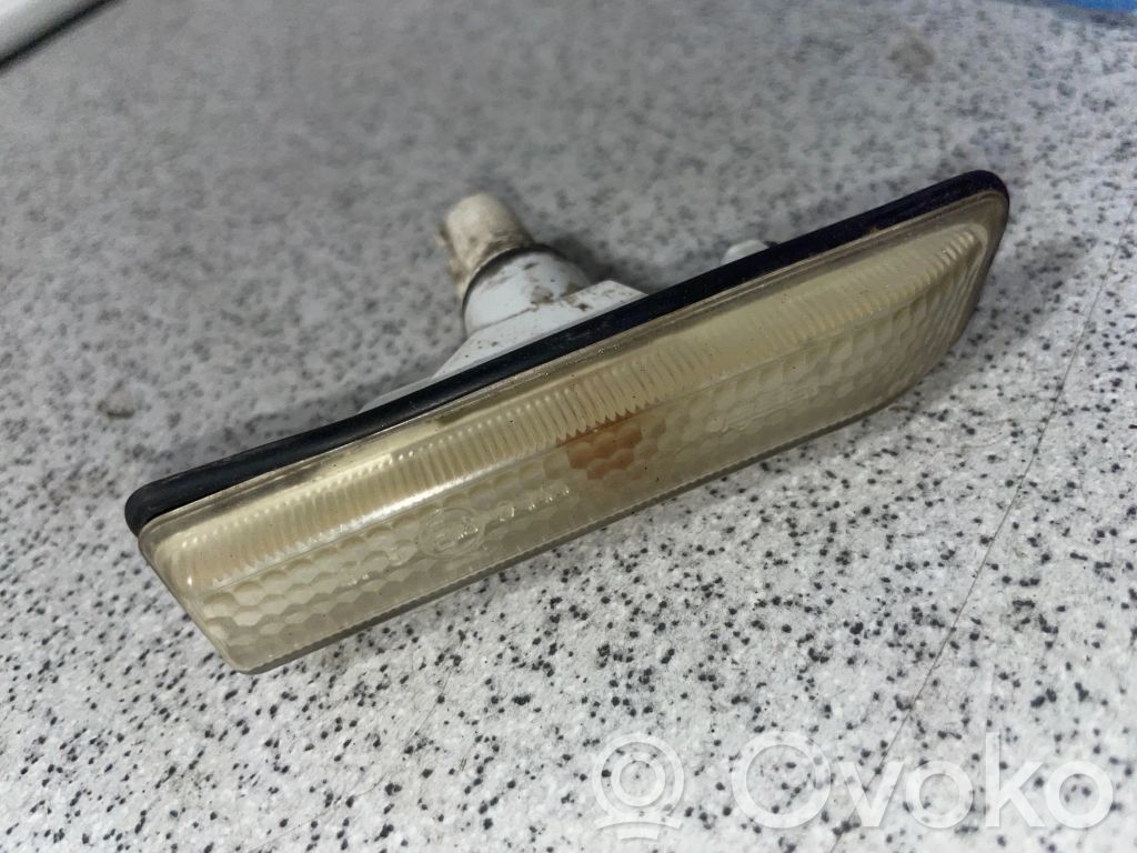 BMW X5 E53 Front fender indicator light 