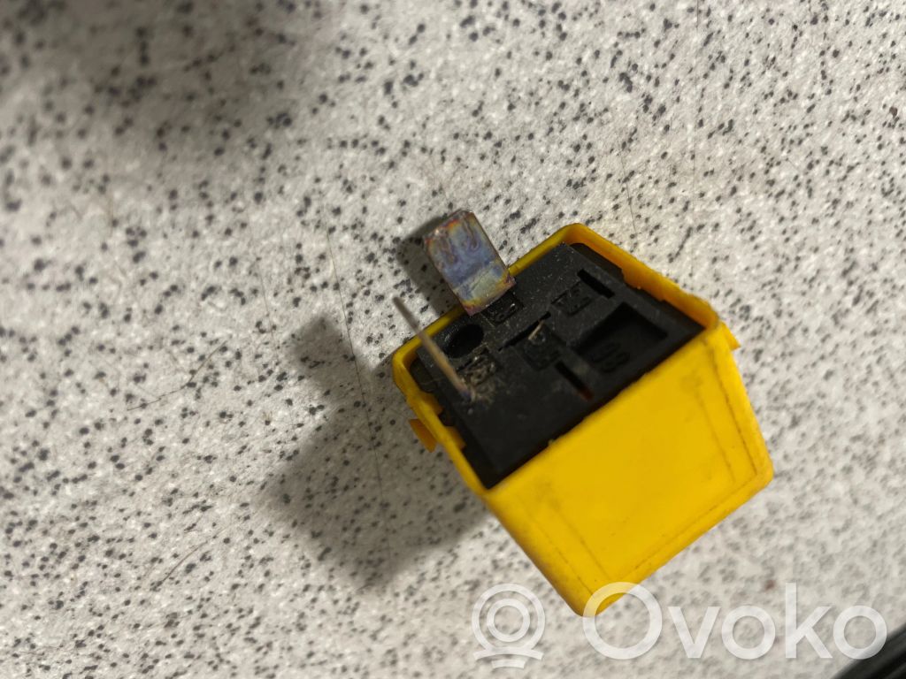 BMW 5 E34 Other relay 
