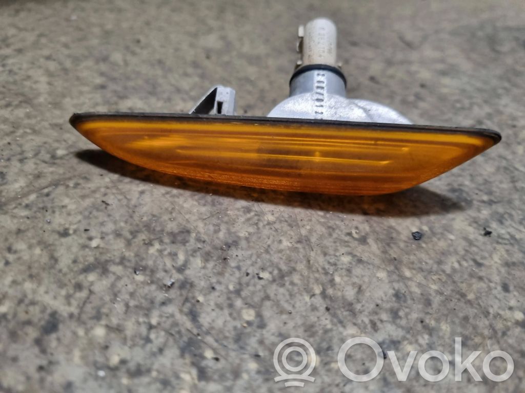 BMW 3 E46 Front fender indicator light 