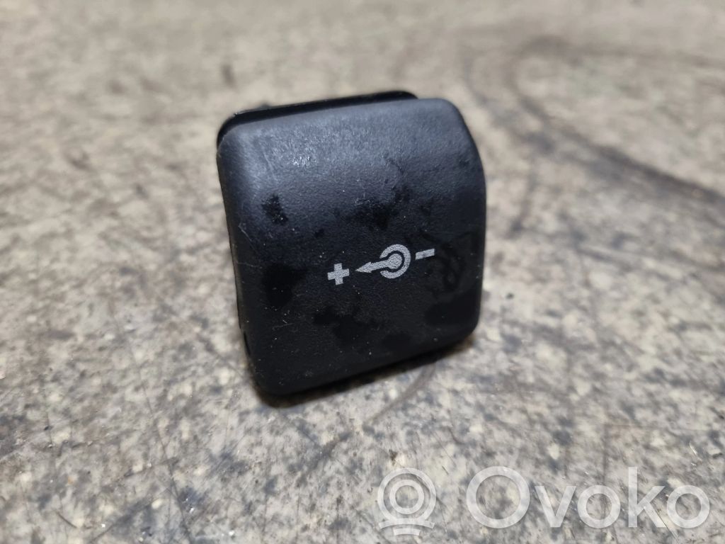 BMW 3 E46 12 V Socket (rear) 
