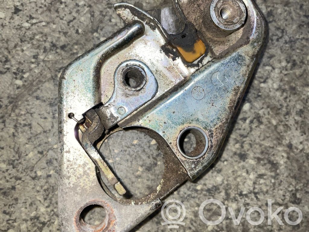 BMW 3 E30 Tailgate/trunk/boot lock/catch/latch 