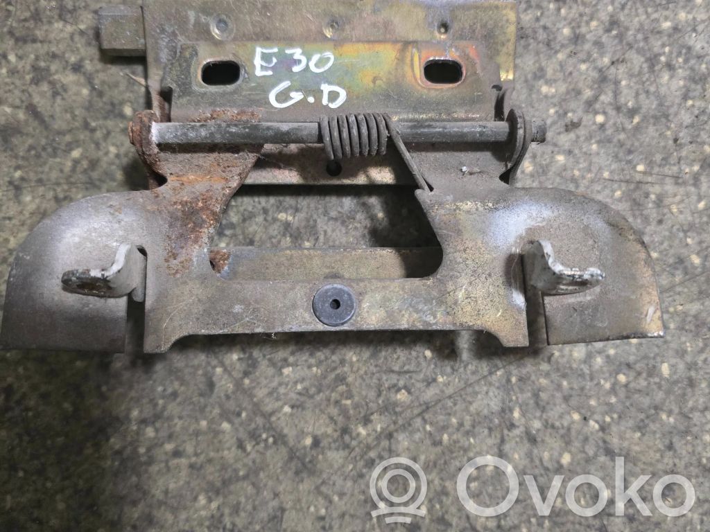 BMW 3 E30 Manecilla externa puerta delantera 