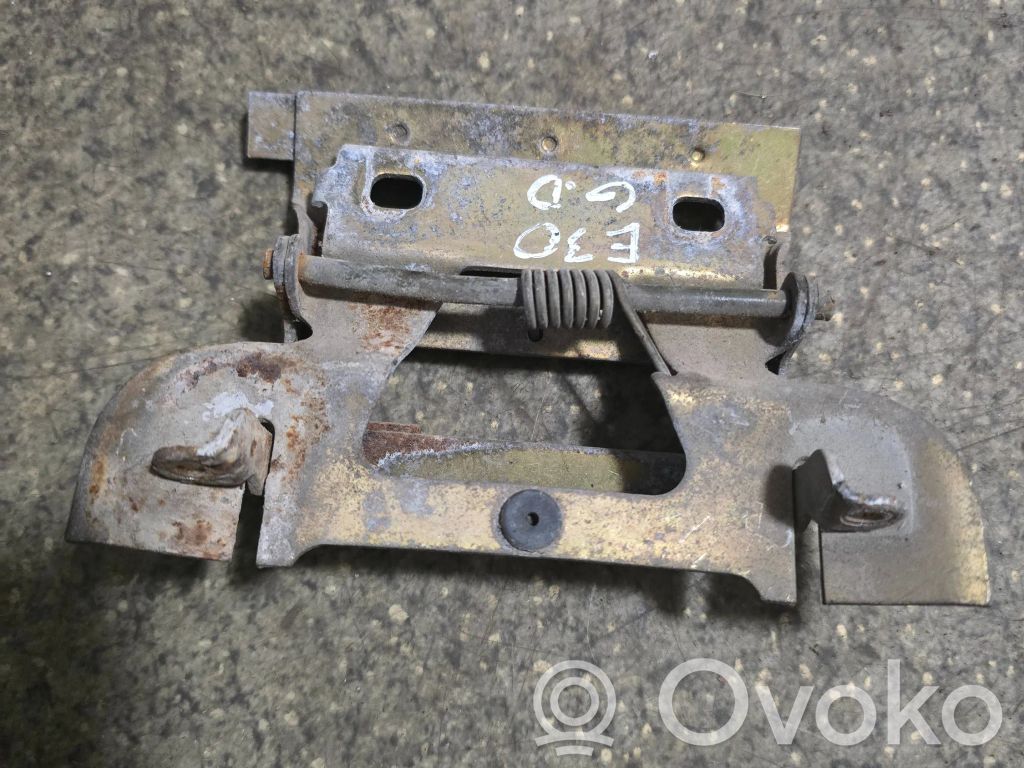 BMW 3 E30 Manecilla externa puerta delantera 