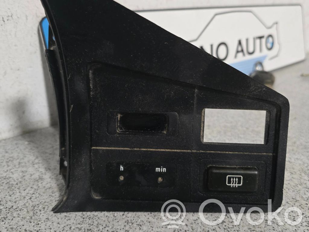 BMW 5 E28 Kita panelės detalė 