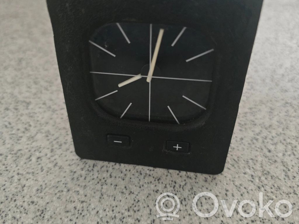 BMW 3 E30 Clock 