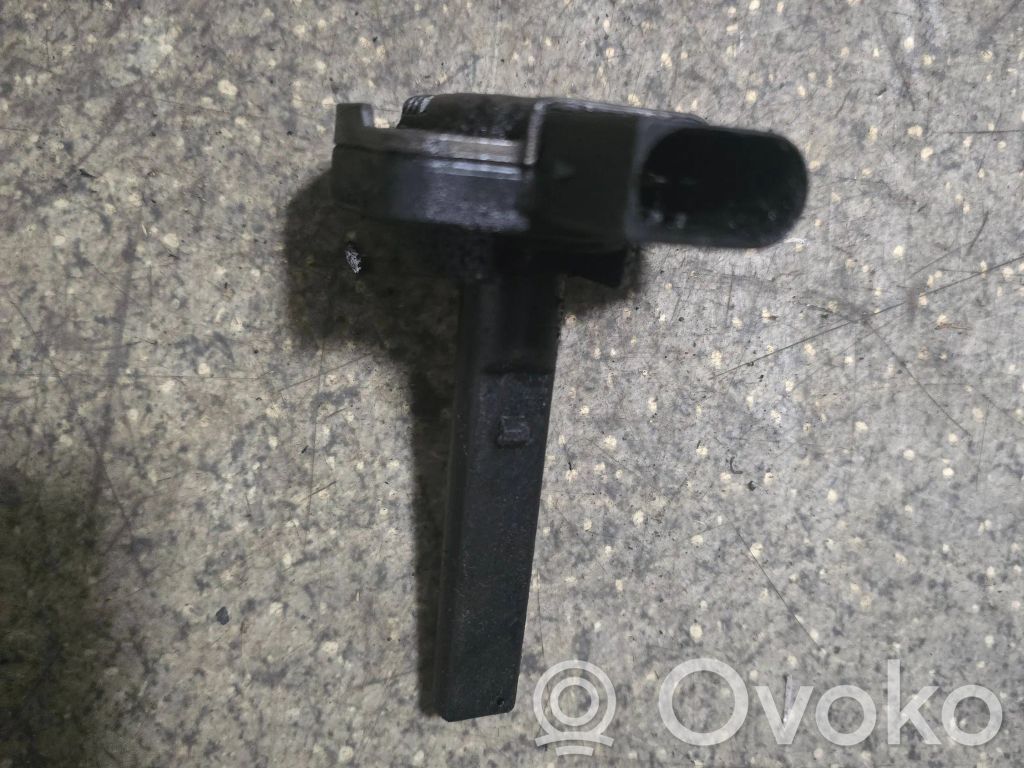 BMW 5 E39 Oil level sensor 