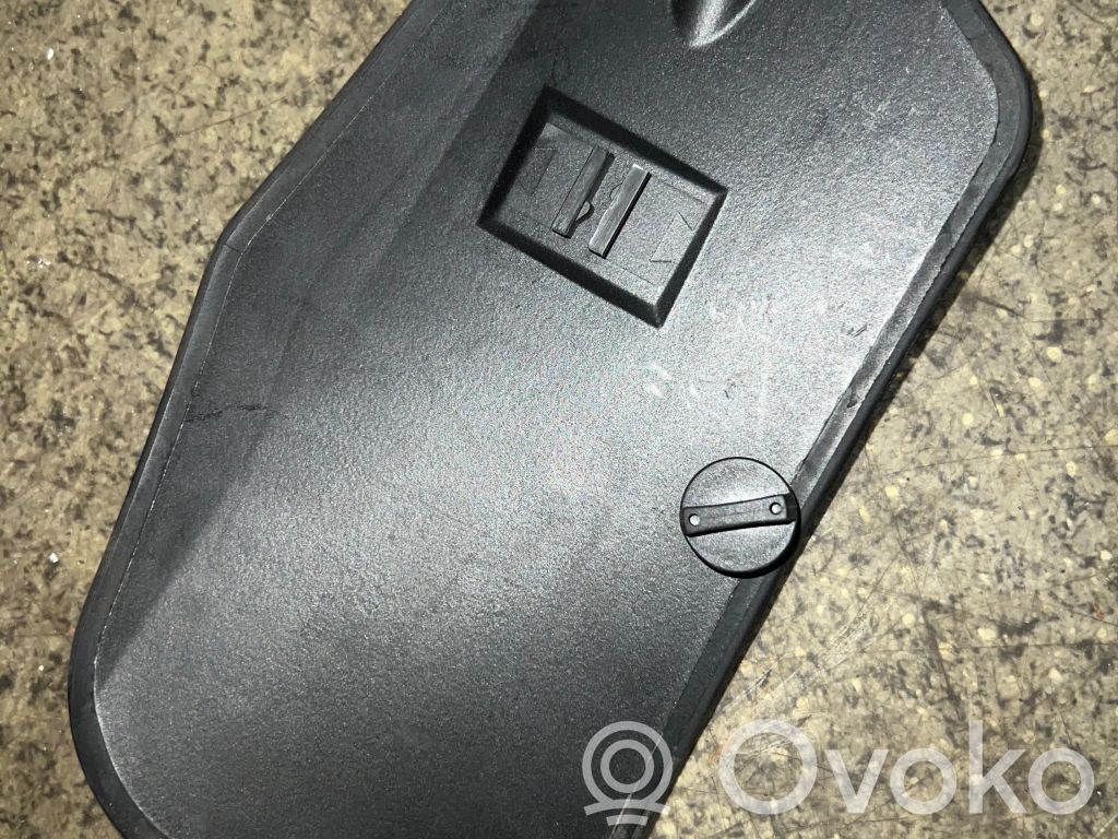 Other trunk/boot trim element   8230959