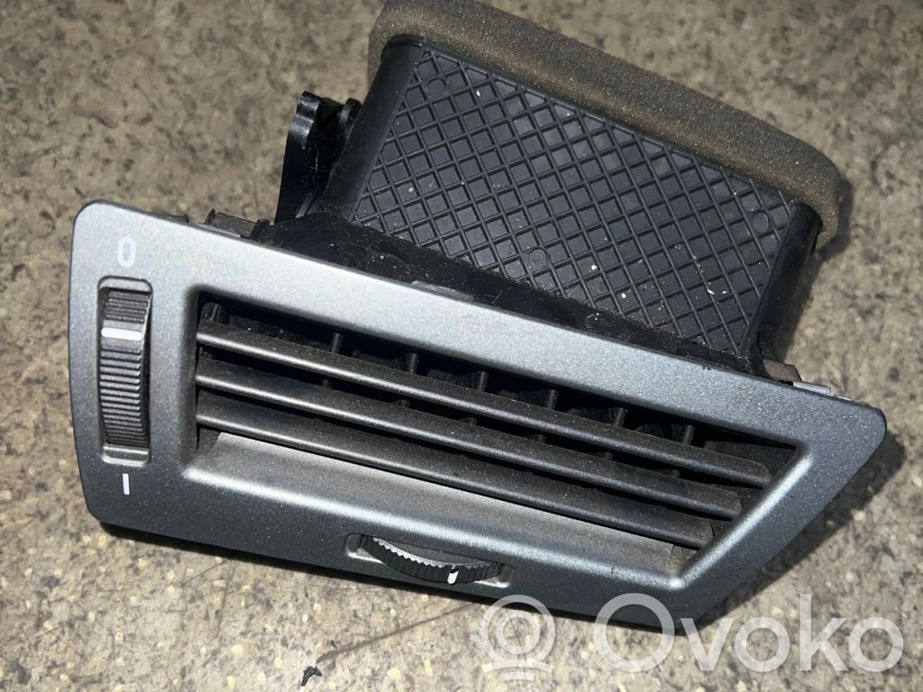 BMW 7 E65 E66 Boczna kratka nawiewu deski rozdzielczej 