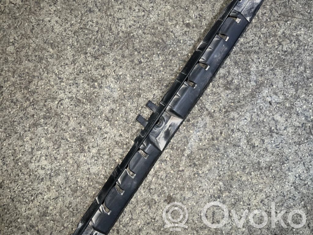 Rear bumper mounting bracket   8245313,0750412