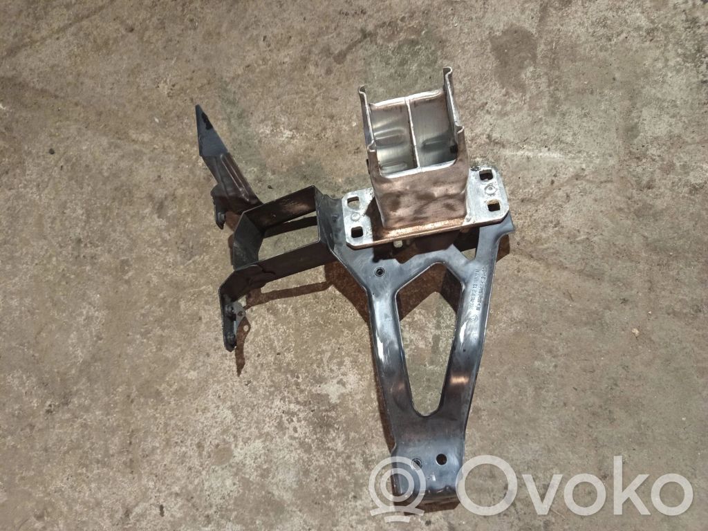 Headlight/headlamp mounting bracket   7033732,11267310